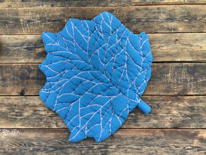 Open image in slideshow, Leaf quilt ° A∫P Large
